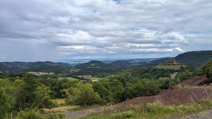 Wechselhaft und hügelig